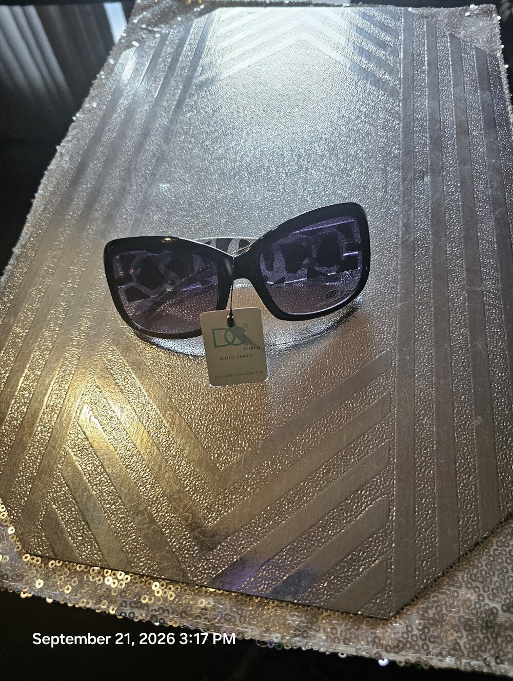 Beautiful Oversized Women's Sunglasses - Purple Lenses NWT